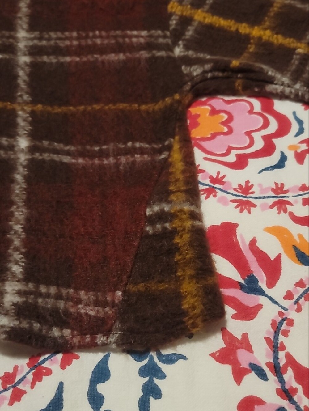 NWOT Zara Womens Warm Brown Red Plaid V Neck Fall Sweater Cream & Mustard Accent - Picture 8 of 16